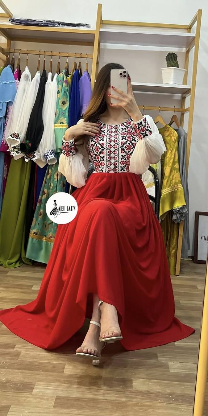 Embroidere Chery Gown