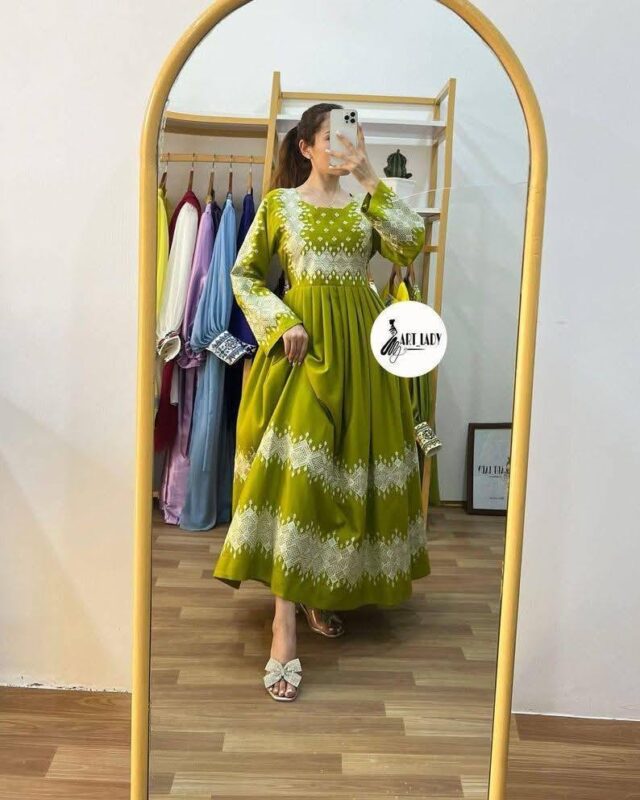 Embroidere Chery Gown